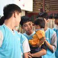 Kunjungan Sosial OSIS SMP-SMK Metta Maitreya ke Panti Asuhan Rumah Bahagia Pelita Kasih